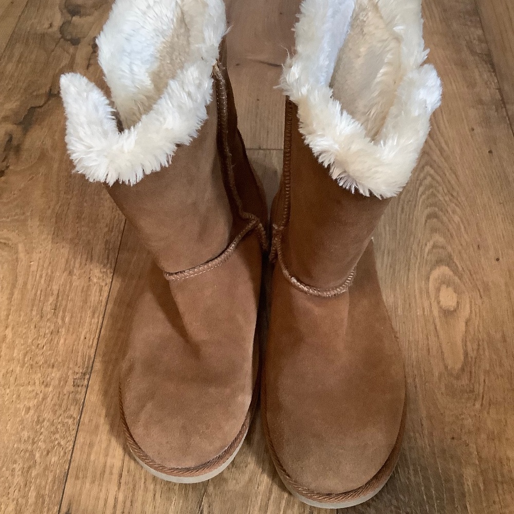 Xhiliration Kamari roentgen fuzzy boots